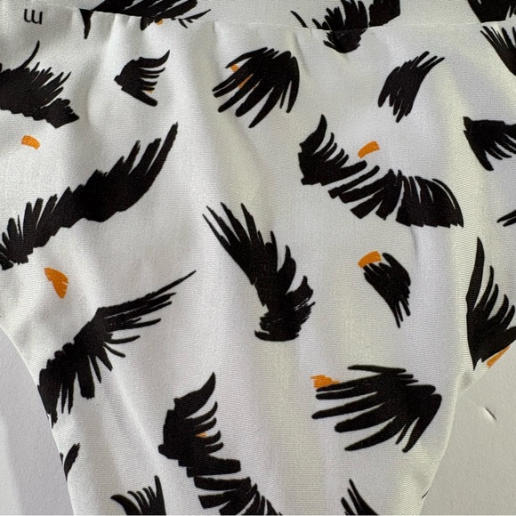 Morena Swim Bottoms White Black Bird Wing Brazilian Thong Scrunched Back L Bikin - Picture 3 of 10